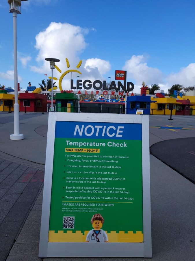 The informative desk in front of the Legoland states that visitors will not be allowed into the partially opened parts of Legoland if they have COVID-19 symptoms or they have traveled in the last 14 days. Legoland will reopen on April 1 with a limited capacity for visitors. Rides that will be open include Driving School, Lego Technic Coaster, Fairy Tale Brook, and Coastersaurus.