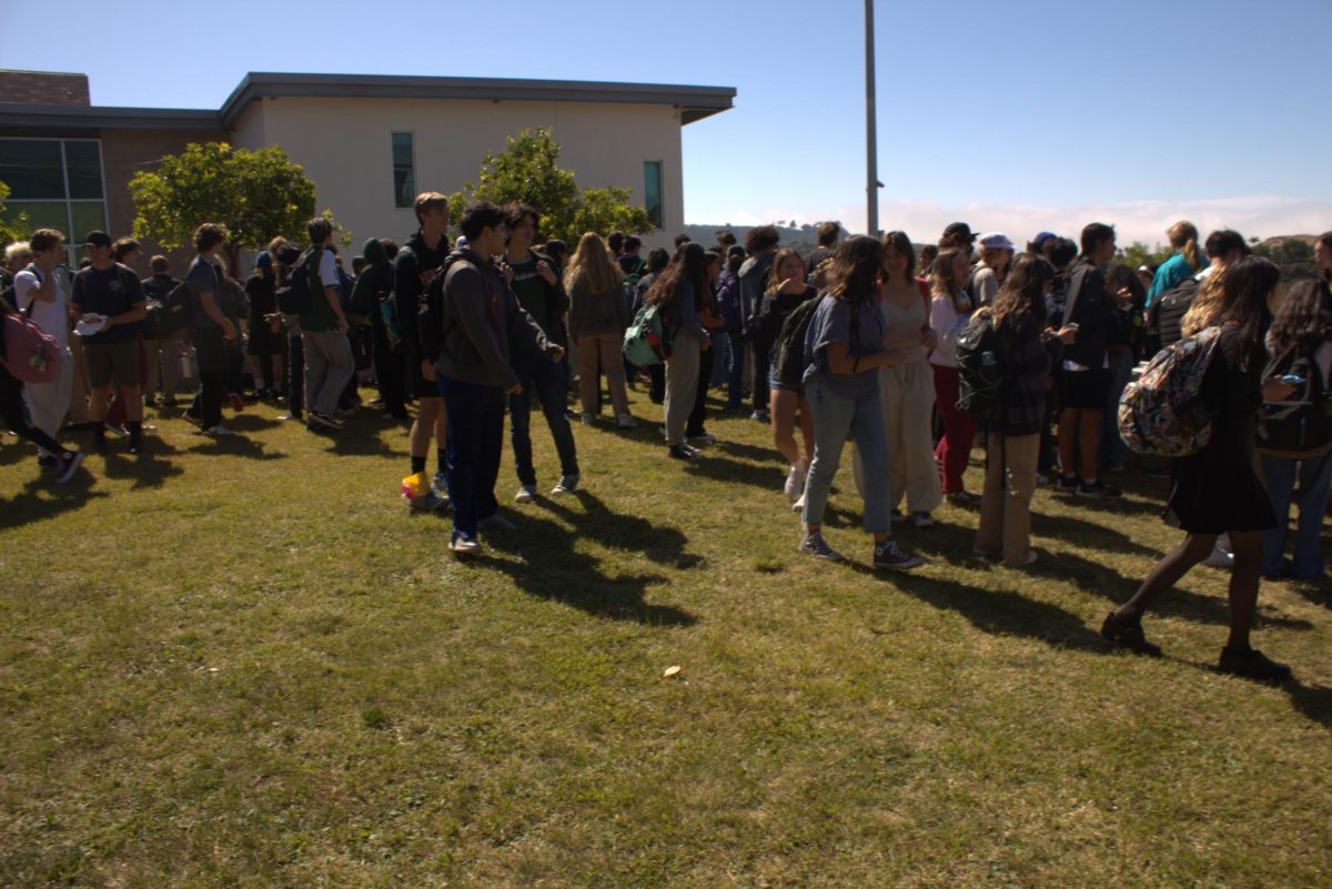 Students gather around at lunch to explore the Clubs offered here on campus. Lasting for a week, the clubs range from a wide variety of choices to choose from. 