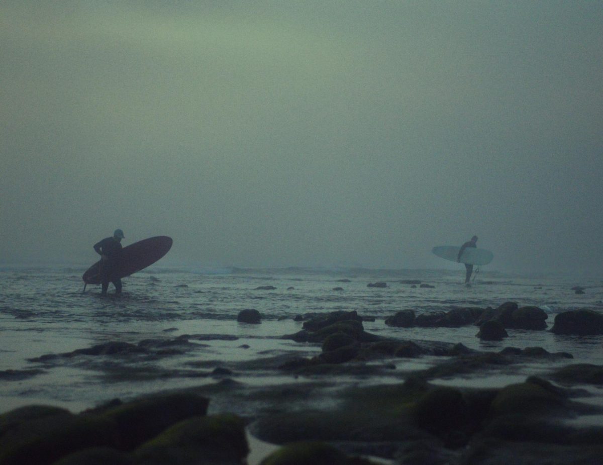 two+surfers+retreat+submit