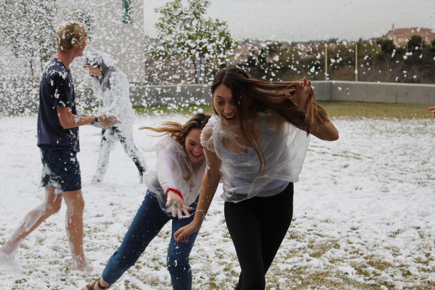 Students Celebrate Hoopcoming with a California Snow Day