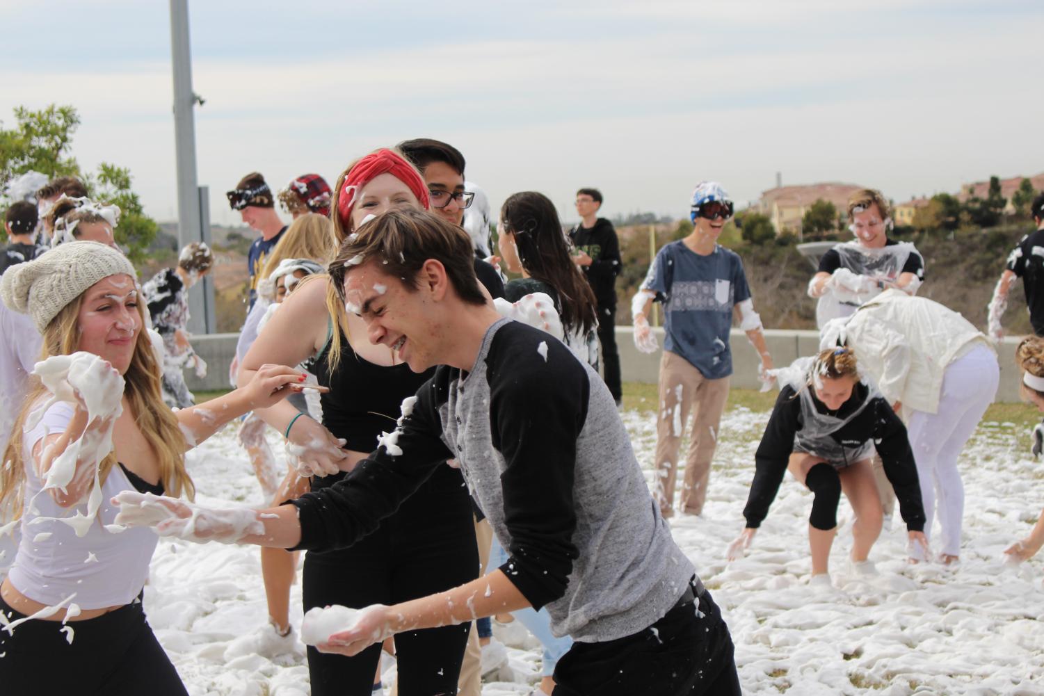 Students Celebrate Hoopcoming with a California Snow Day