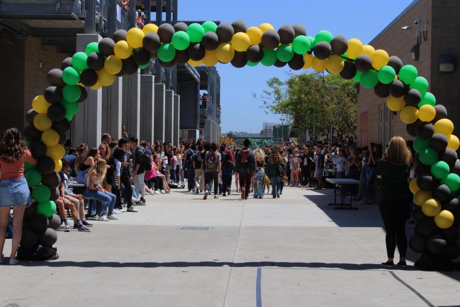 Every senior advisory class took their some of their last steps on the Sage Creek campus whilst departing during the annual senior walk off event. This event is in order to celebrate all of the individuals who are now graduating and moving on their next chapter in life.