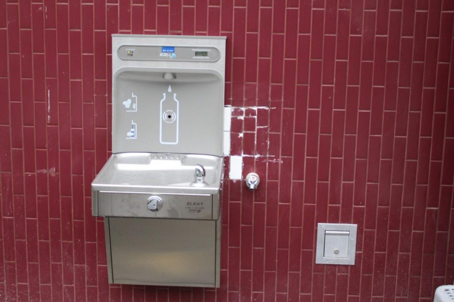 The new water filling station is located on the side of the 2000 building facing the 1000 building. It was funded by the PTSA, the school district and the Environmental Science Club.