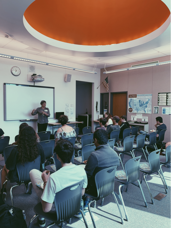 This Thursday, Oct. 10, in the college and career center PTSA held a career chat with journalist, Wendy Hinman.  It was a fun event with free pizza and drinks.