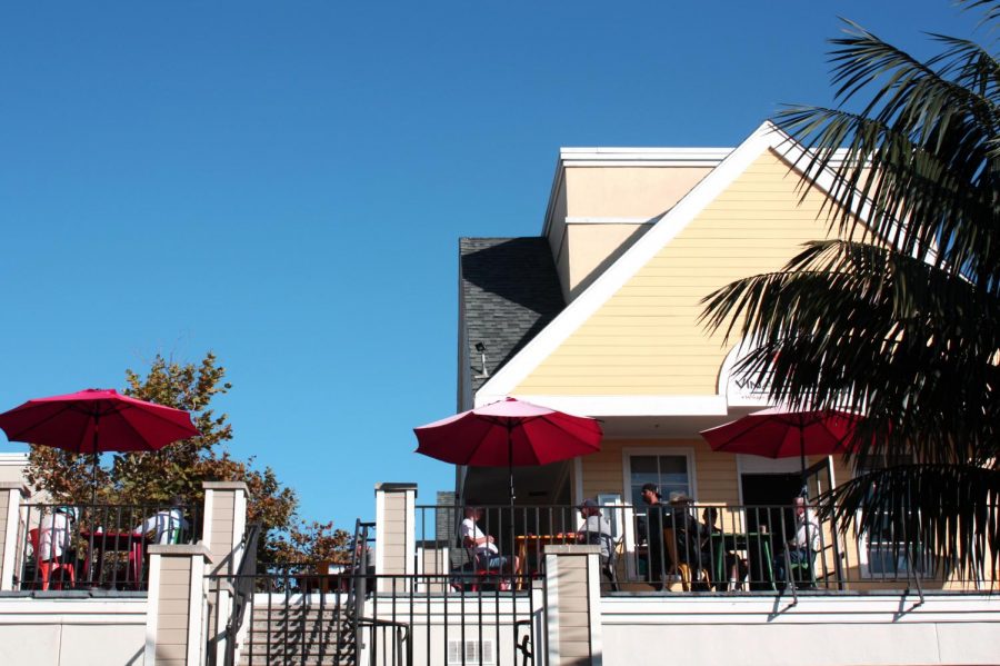 Vinaka Cafe hosts a large breakfast crowd. The coffeehouse’s outdoor deck overlooks the Village Faire courtyard, making for a scenic morning with the sound of ocean waves crashing in the background.