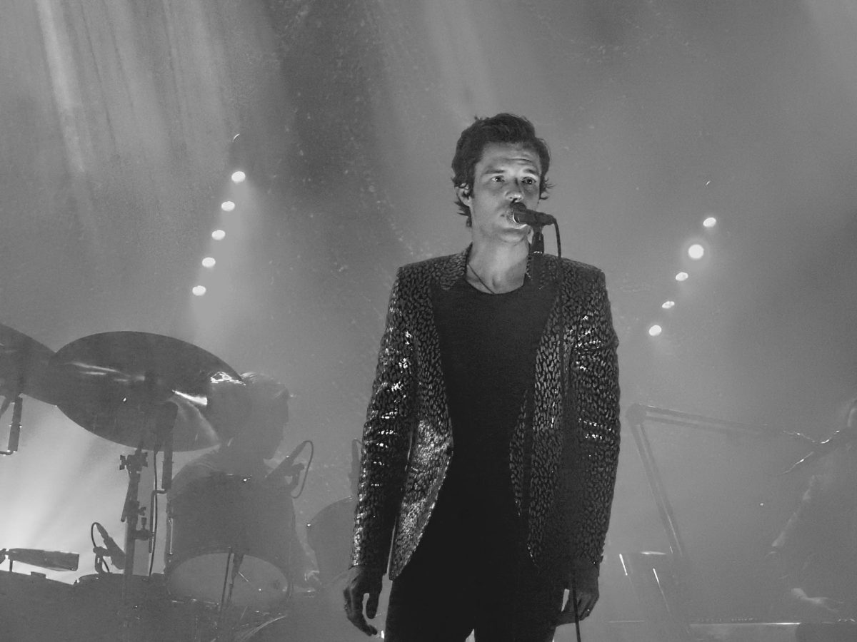 Brandon Flowers, lead singer of The Killers, plays at Brixton Academy, London in 2017. The Killers also played on Day One of the Ohana Festival.  Brandon Flowers, Brixton Academy, London  by  Drew de F Fawkes  is licensed under  Licensed under CC BY 2.0 DEED. .