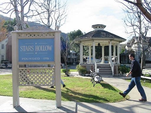 If attendees choose to buy tickets in Burbank, they can see the set of “Gilmore Girls” during the Warner Bros. Studio tour. “Gilmore Girls” was a popular television series from 2000, so fans are most grateful to have the opportunity to see the real life set the series was filmed on.